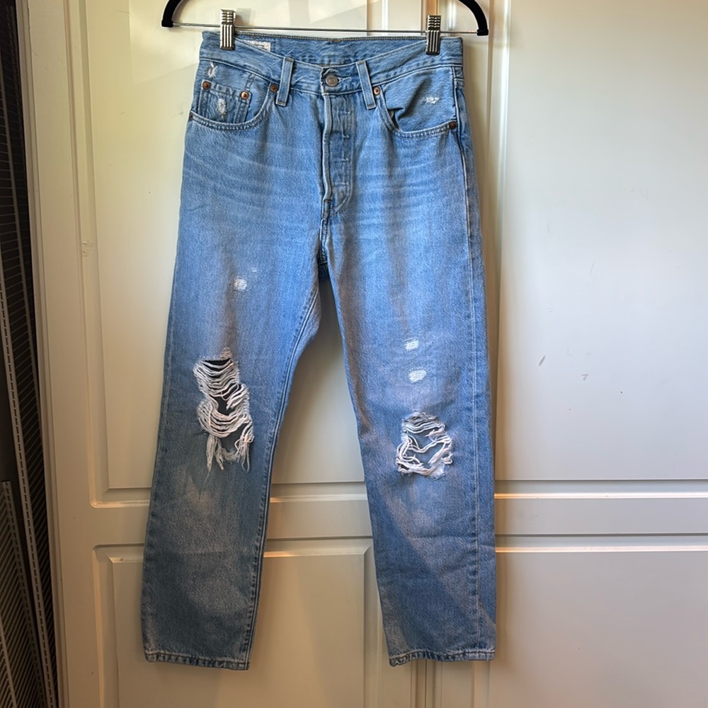 Levi’s 501 jeans distressed size W25 x L26
